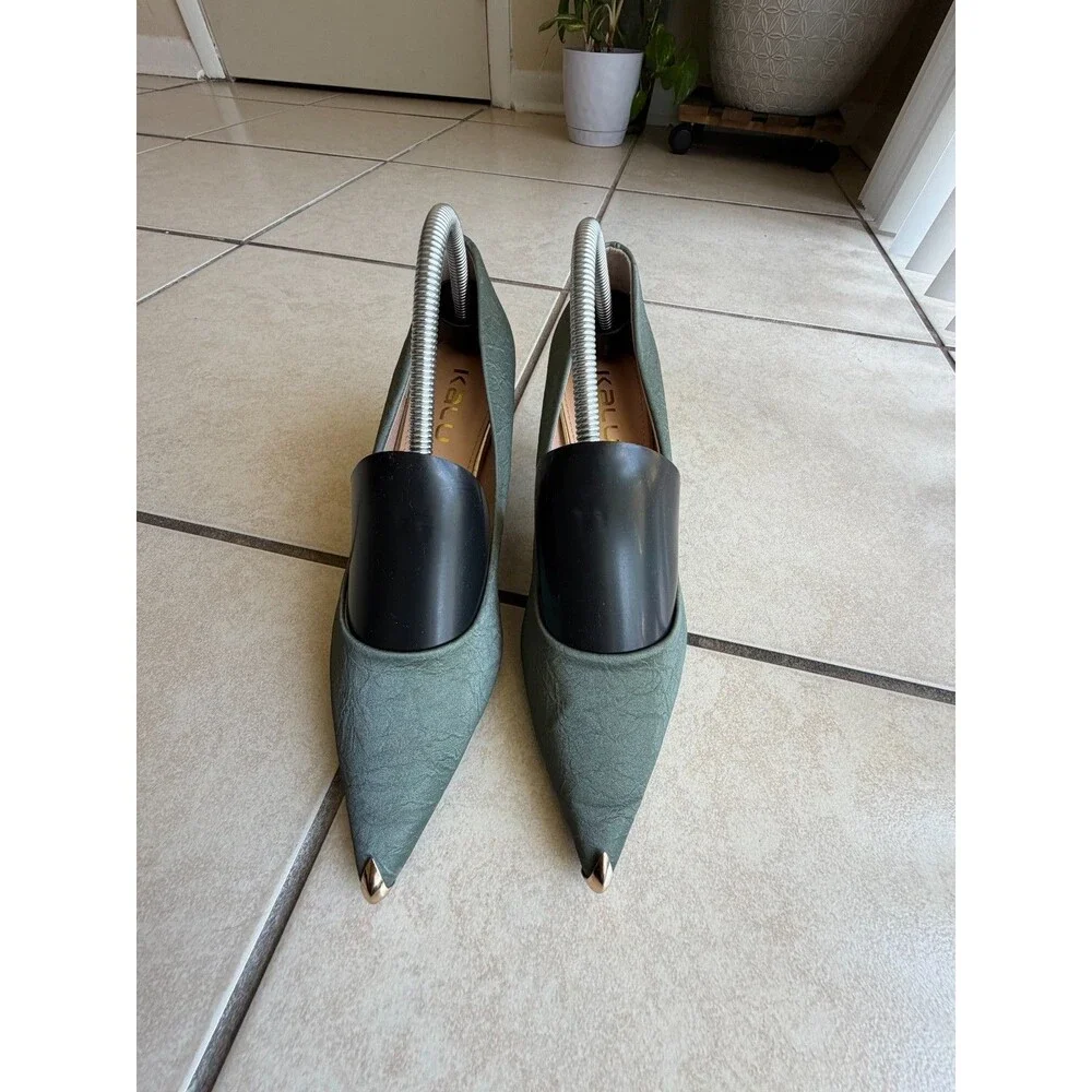Kalu Green Textured Fabric Pointed Toe Kitten Heels Gold Cap Women Size 10